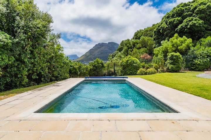 To Let 4 Bedroom Property for Rent in Hout Bay Western Cape
